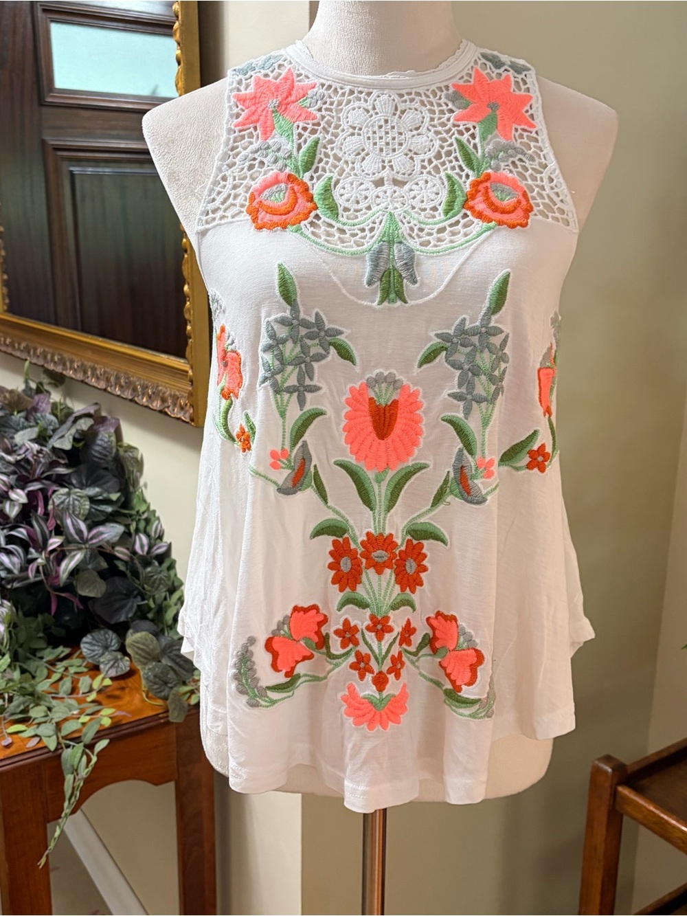 Free People SzXS White Crochet Yoke Tank Coral, Orange & Green Floral Embroidery